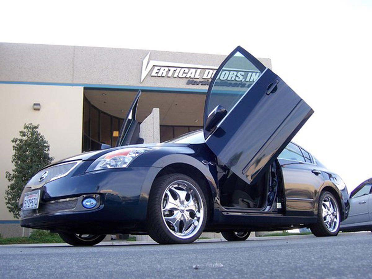 Vertical Doors Inc. Bolt-on Lambo Doors Kit, Manual Operation.