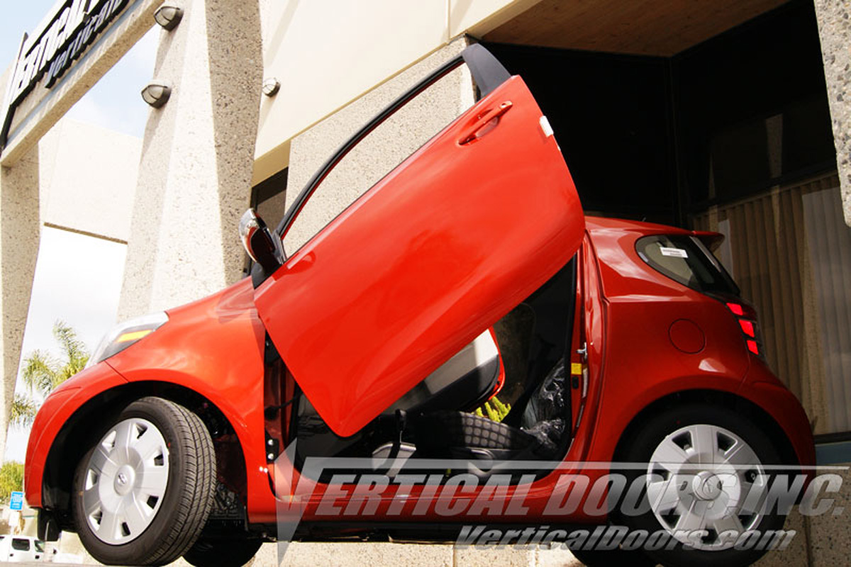 Vertical Doors Inc. Bolt-on Lambo Doors Kit, Manual Operation.