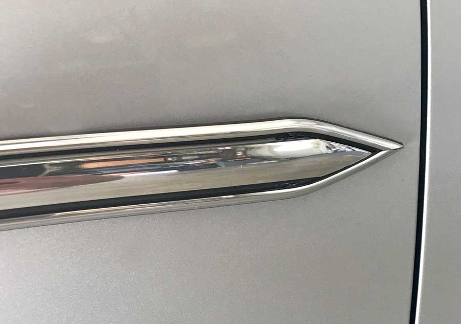 1 1/4 inch Chrome Edge w/ Chrome Center Body Side Molding w/ Pointed